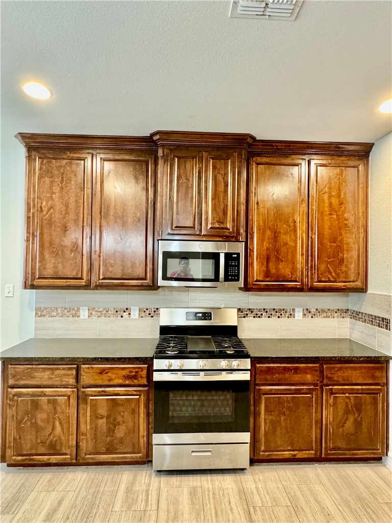7517 Sable Creek Dr Property Photo 8