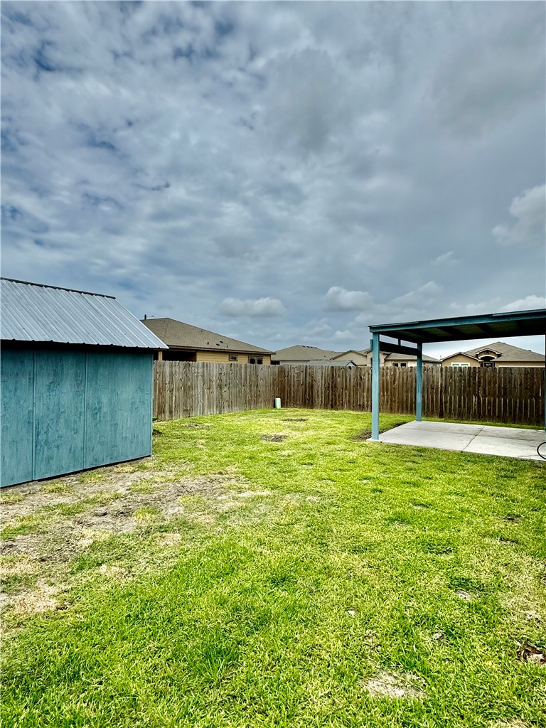 7517 Sable Creek Dr Property Photo 27