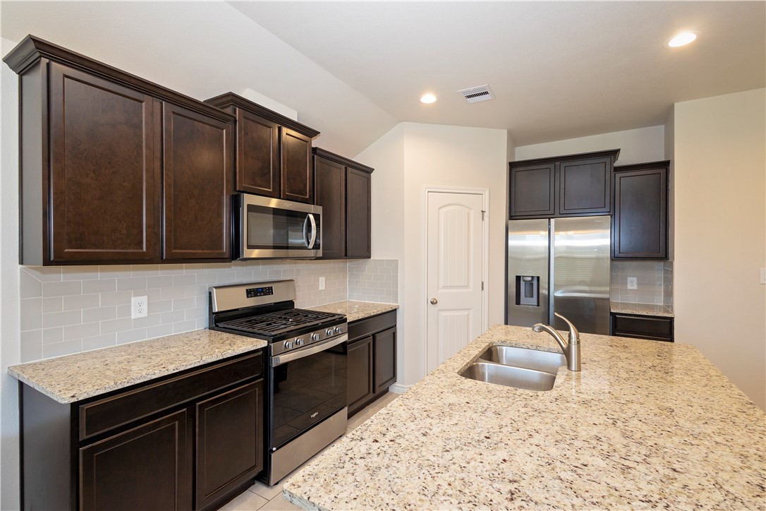 7722 Lariat Toss Dr Property Photo 15