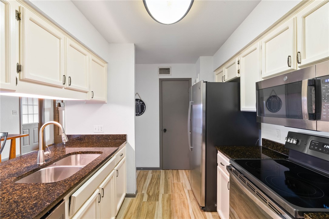 7141 Premont Dr 3 Property Photo 19