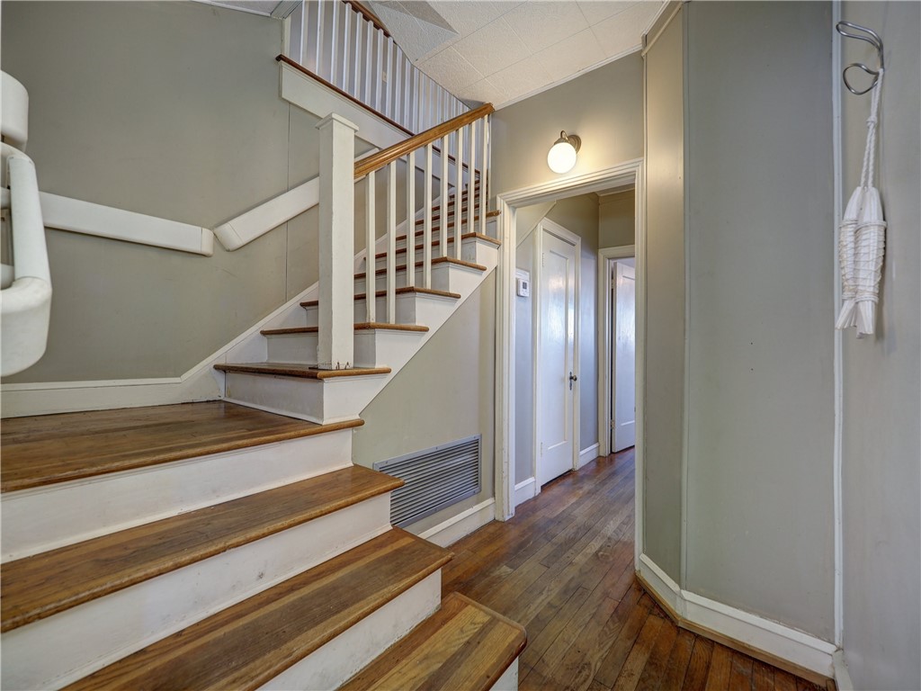 1739 2nd St Property Photo 12