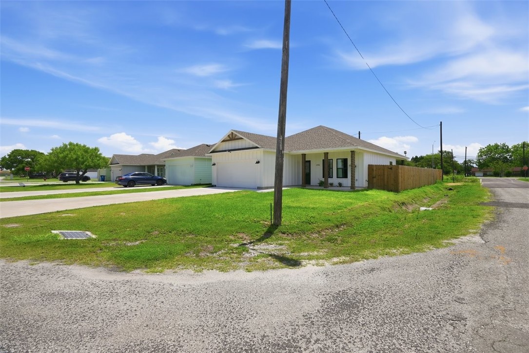 2986 Mayfield Property Photo 4