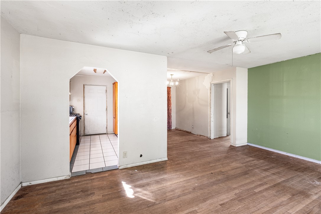 4310 Fir St Property Photo 4