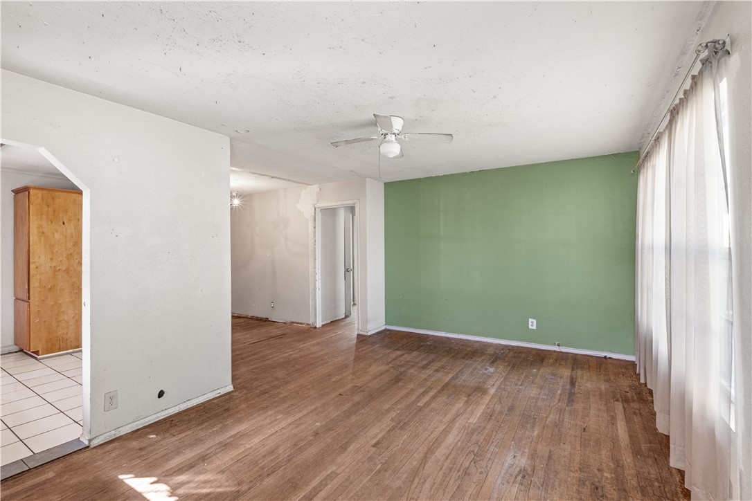 4310 Fir St Property Photo 5