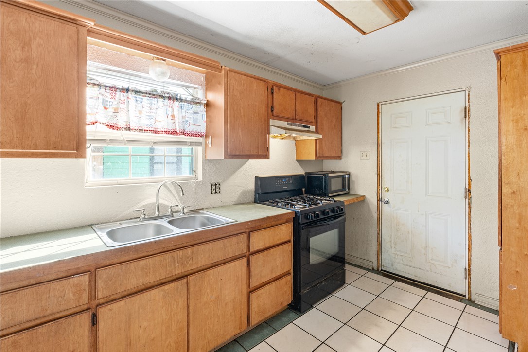 4310 Fir St Property Photo 9