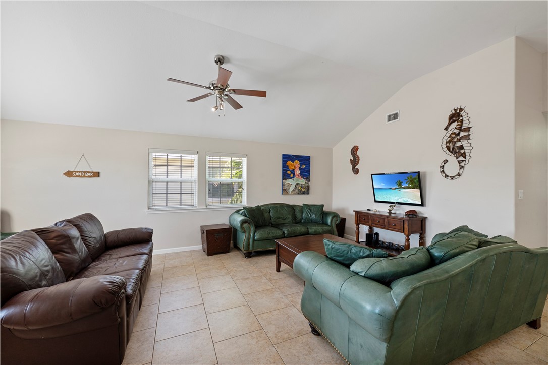419 Spencers Landing Property Photo 3