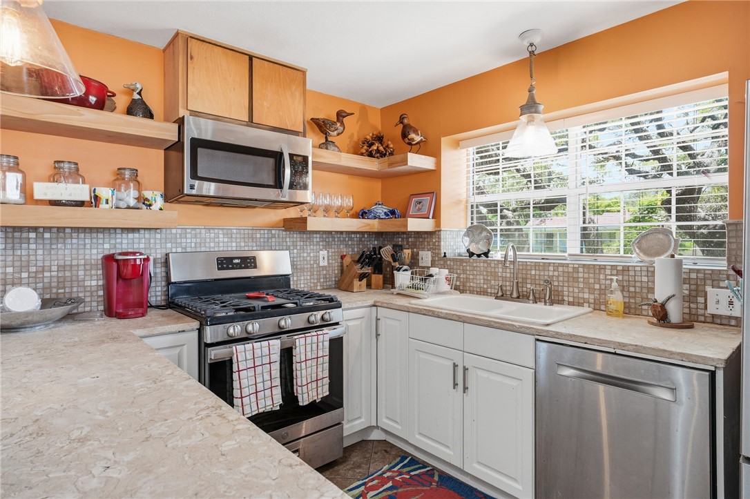 1029 Lady Claire St Property Photo 11