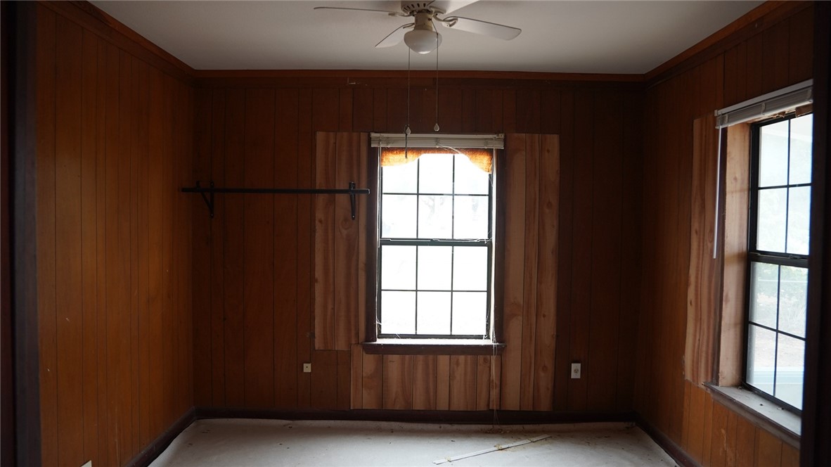 607 E North St Property Photo 9