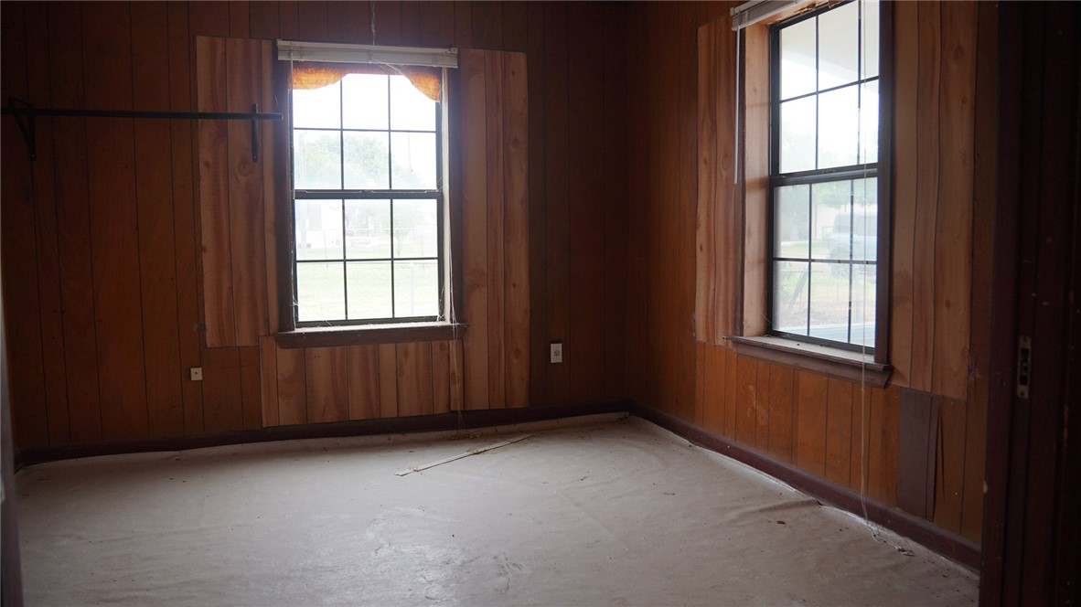 607 E North St Property Photo 10