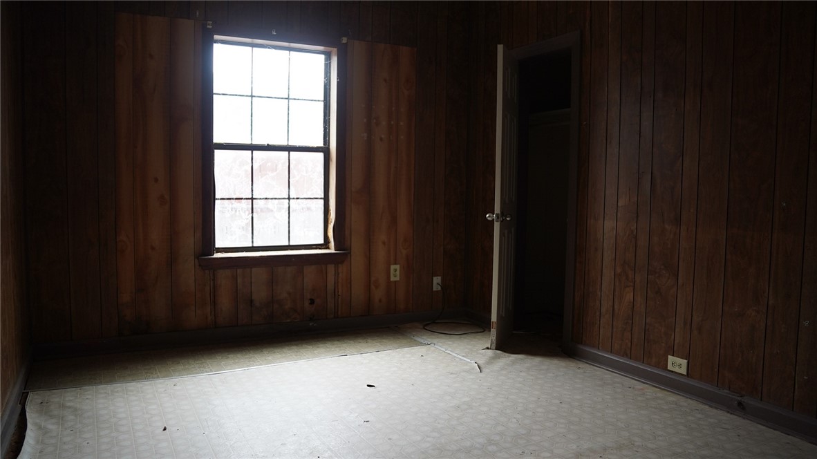 607 E North St Property Photo 13