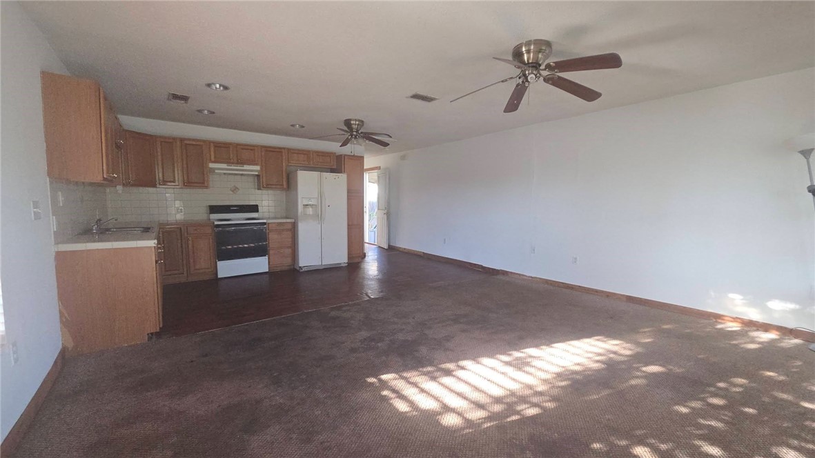502 E Santa Gertrudis St Property Photo 7