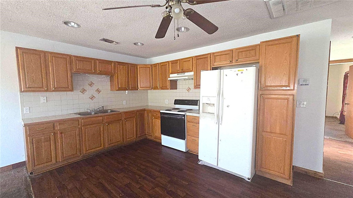 502 E Santa Gertrudis St Property Photo 8