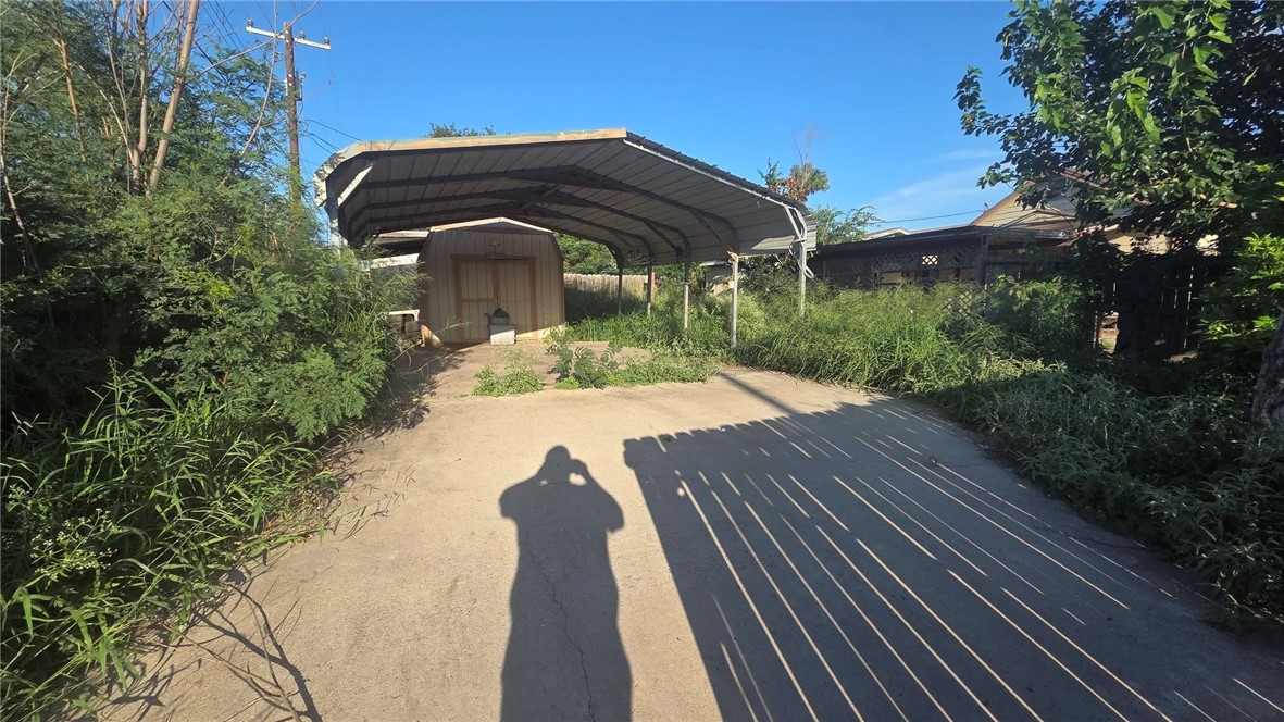 502 E Santa Gertrudis St Property Photo 11