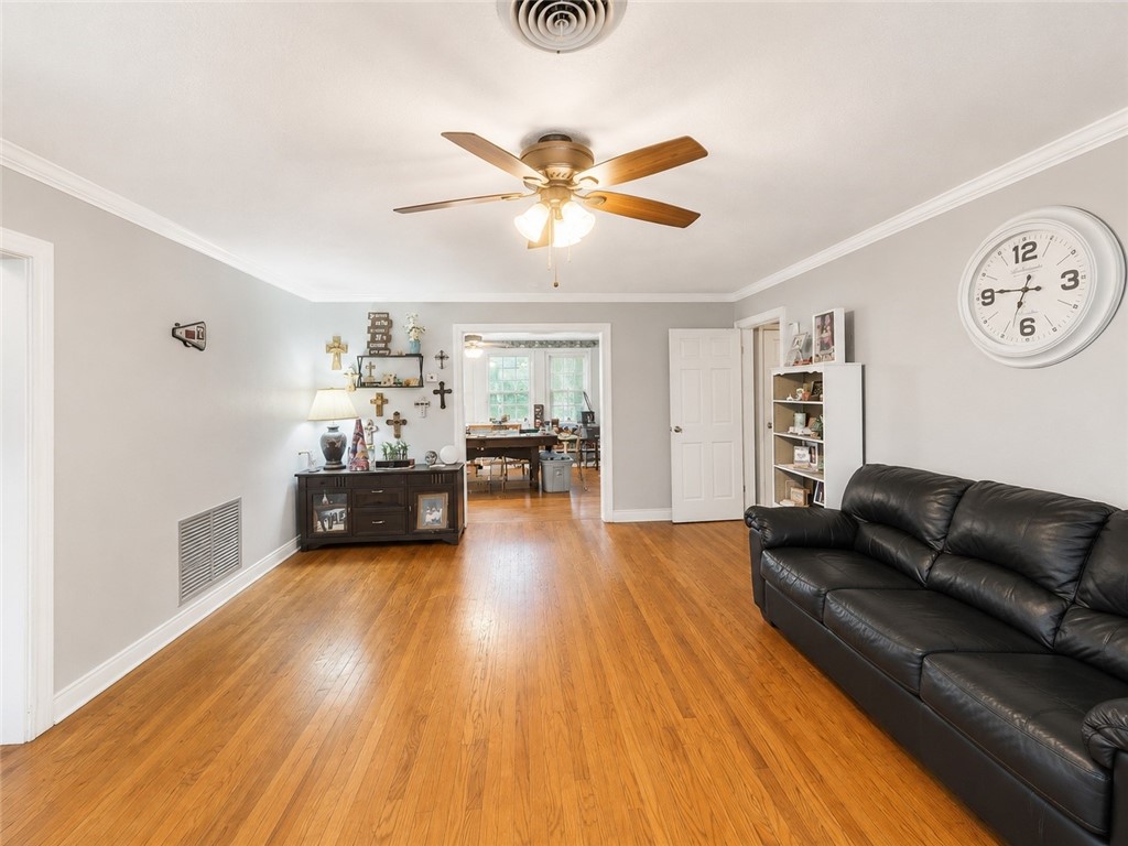3238 Up River Rd Property Photo 5