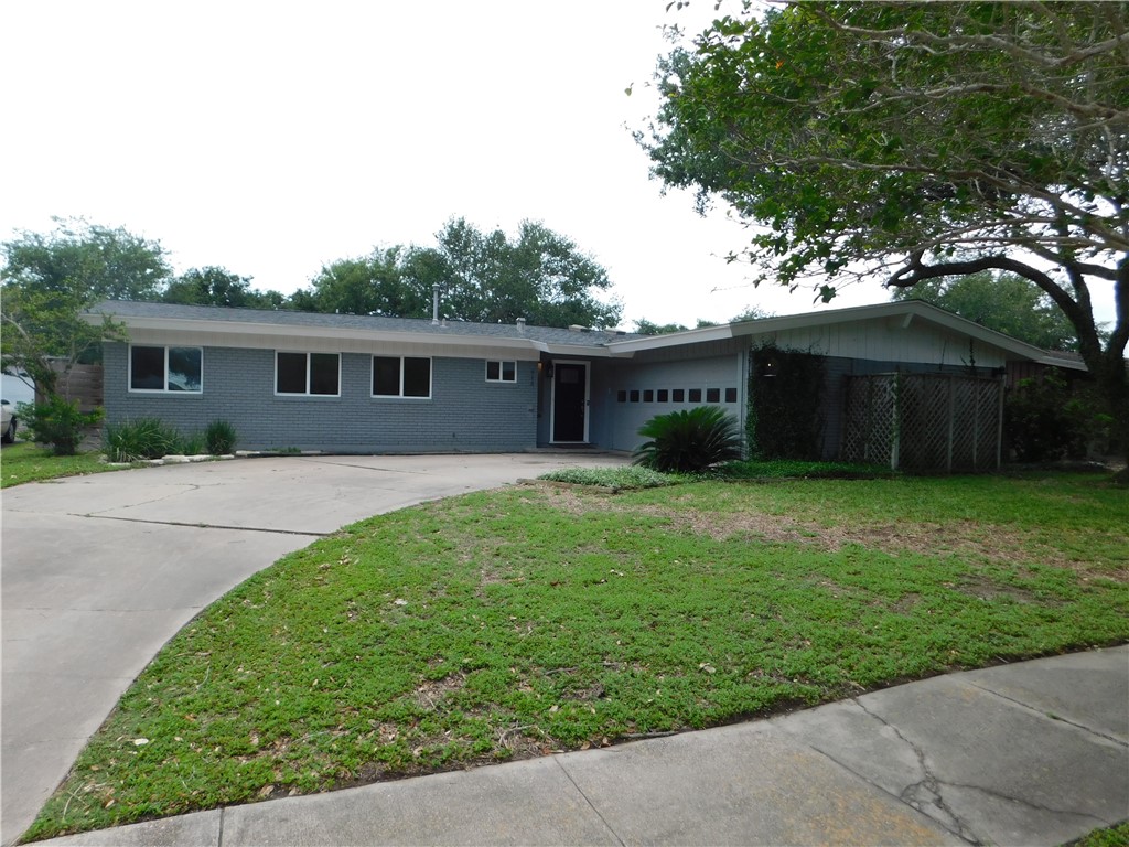 613 Driftwood Pl Property Photo 1