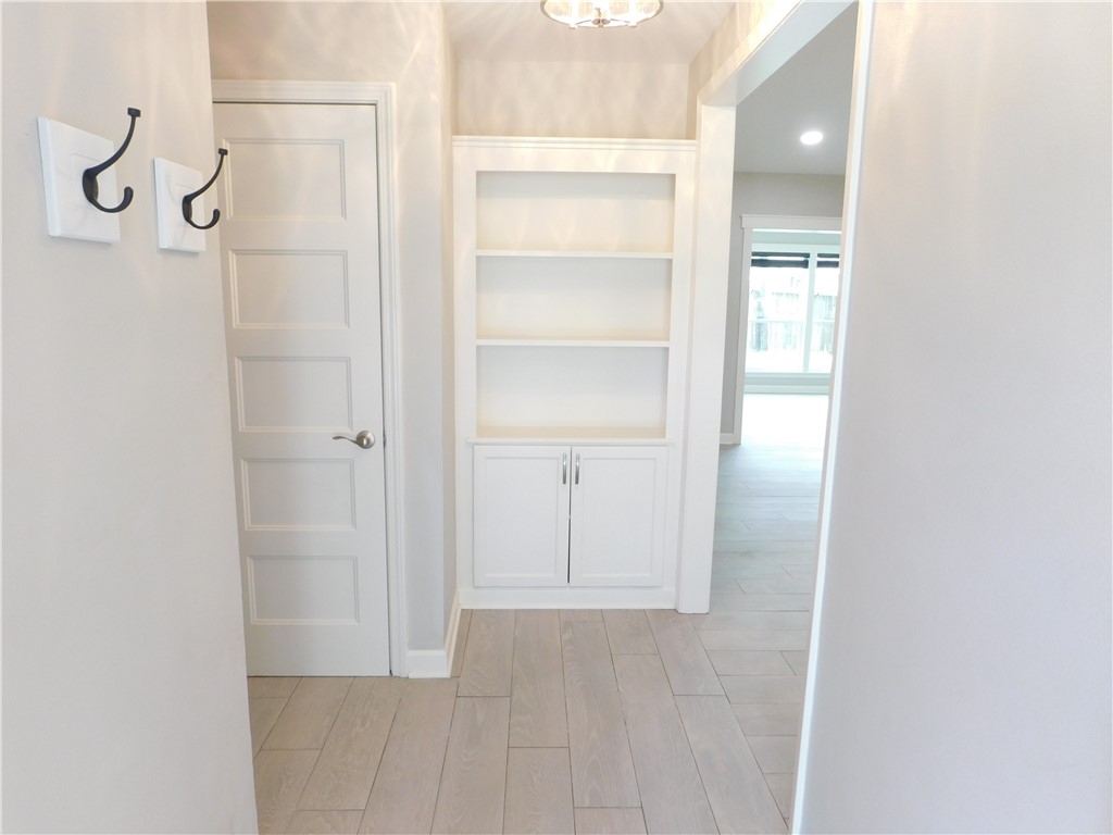 613 Driftwood Pl Property Photo 2