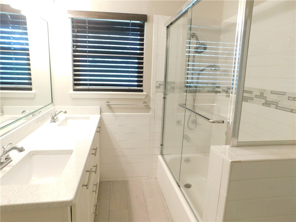 613 Driftwood Pl Property Photo 16
