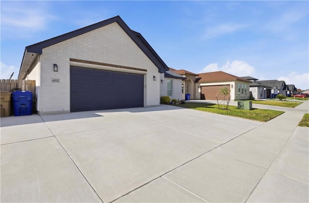 4013 Fold Lane Property Photo 3