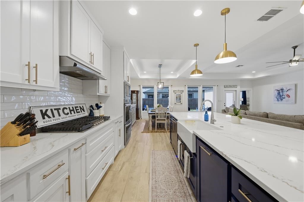 4013 Fold Lane Property Photo 8