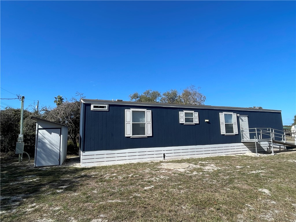 156 Sweet Bay Dr Property Photo 2