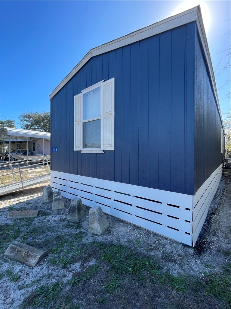 156 Sweet Bay Dr Property Photo 3