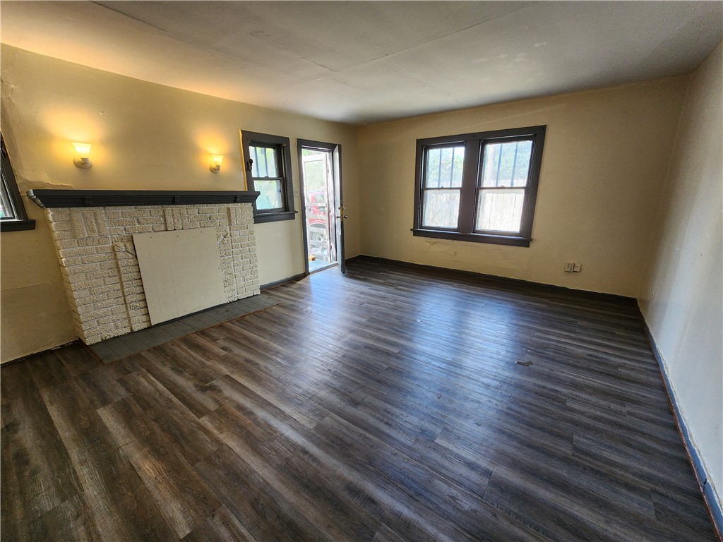 309 Indiana Ave Property Photo 3