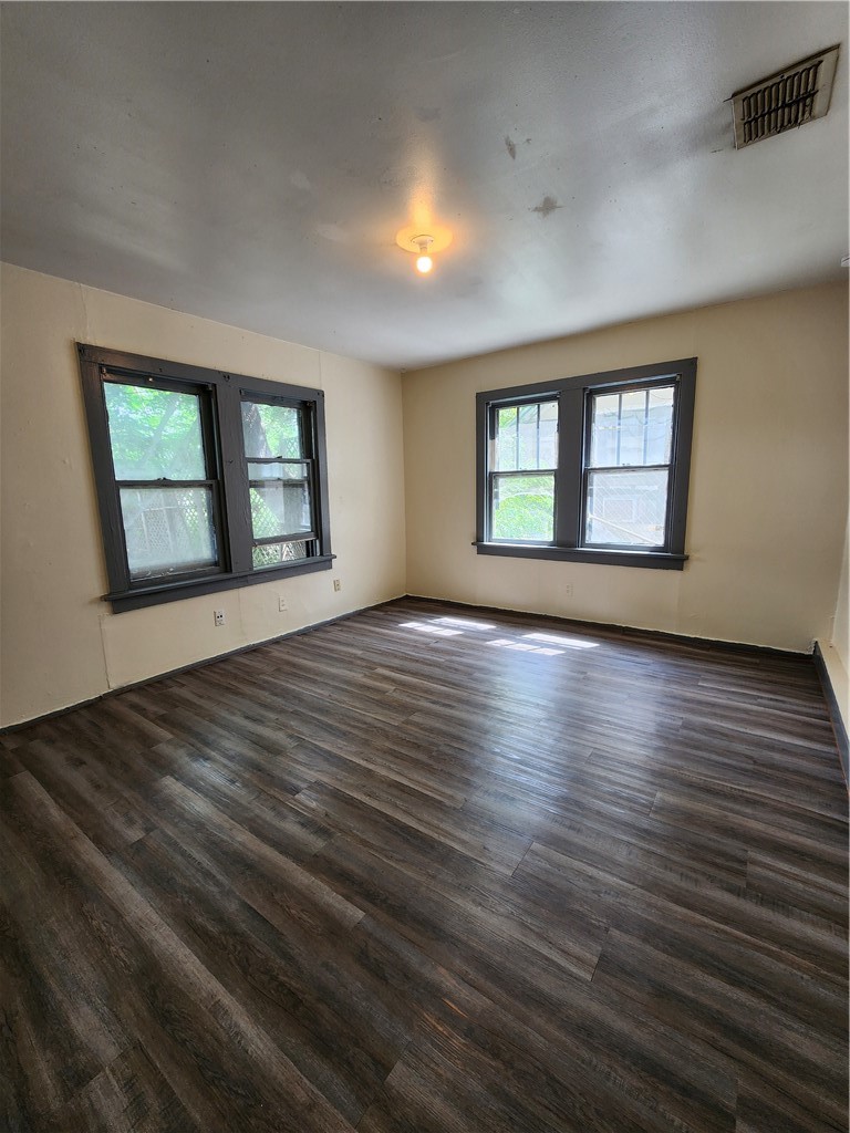 309 Indiana Ave Property Photo 8