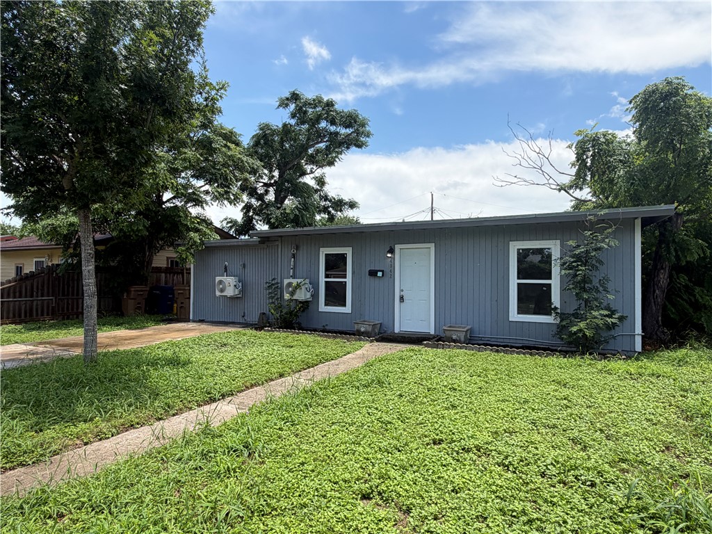 4942 Anthony St Property Photo 2