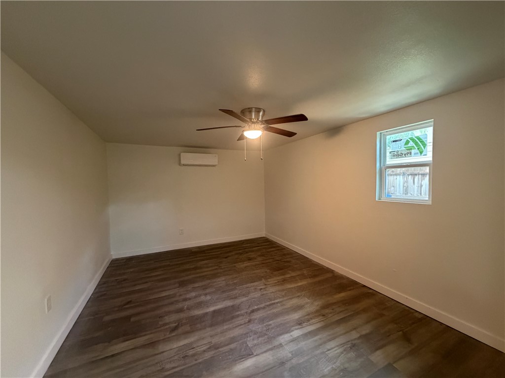 4942 Anthony St Property Photo 7