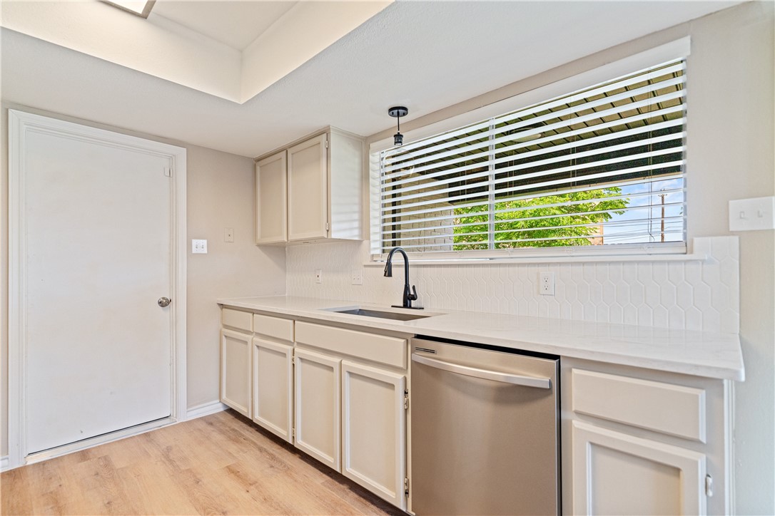 3610 Swiss Dr Property Photo 15