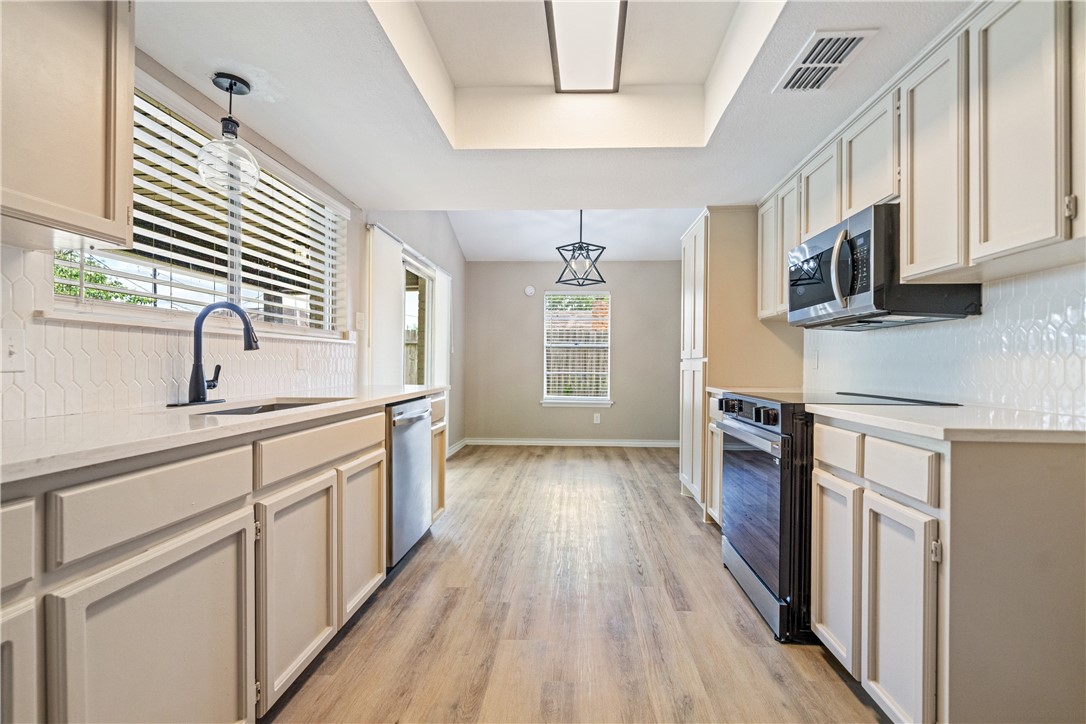 3610 Swiss Dr Property Photo 16