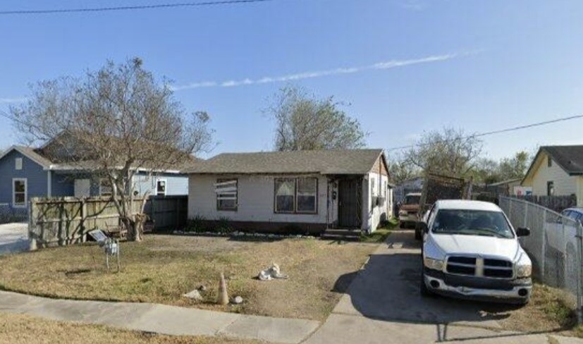 4738 Molina Dr Property Photo 1