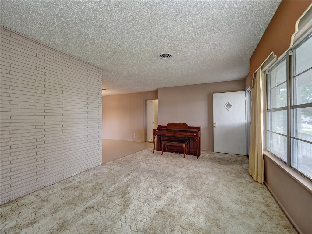 702 Drexel Dr Property Photo 7