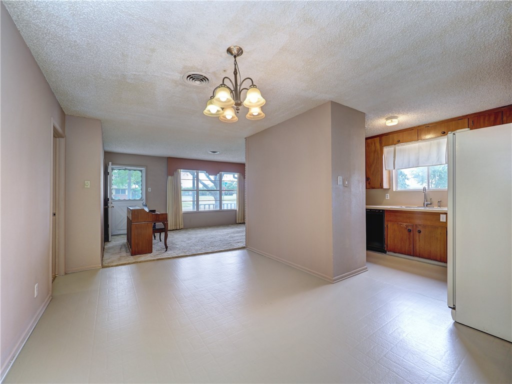 702 Drexel Dr Property Photo 17