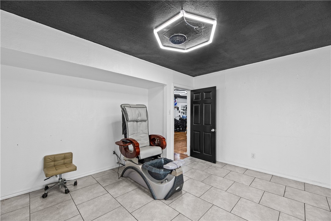 1101 Airline Property Photo 13