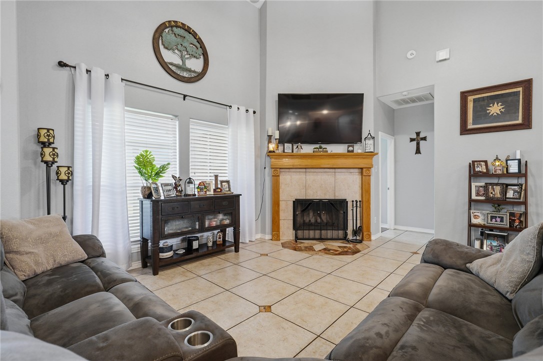 6542 Macarena Dr Property Photo 8