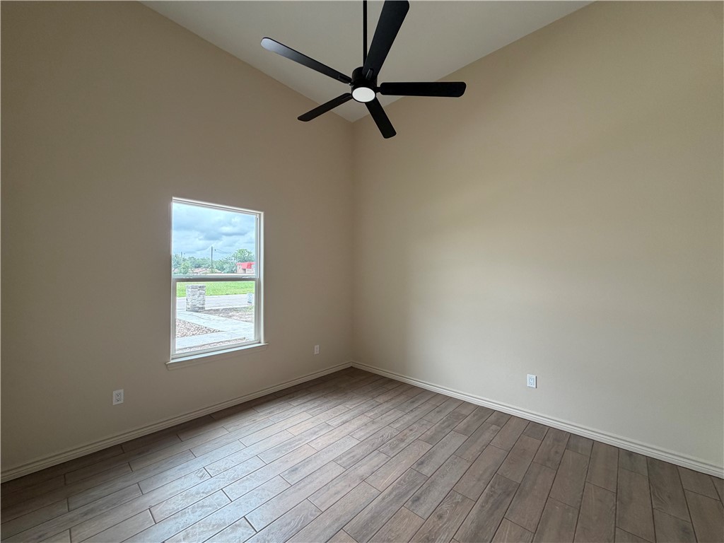 477186 Property Photo 6