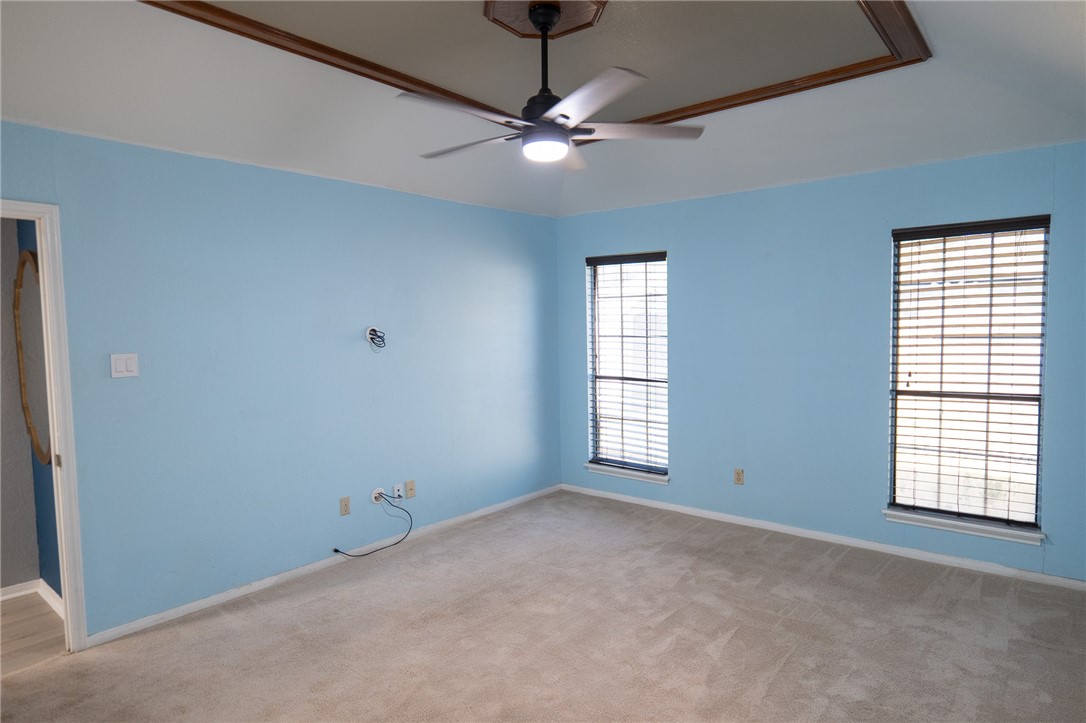 2910 Persimmon St Property Photo 13