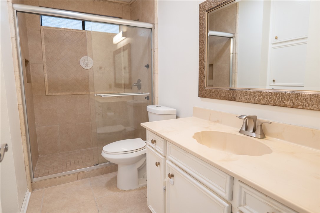 2910 Persimmon St Property Photo 23