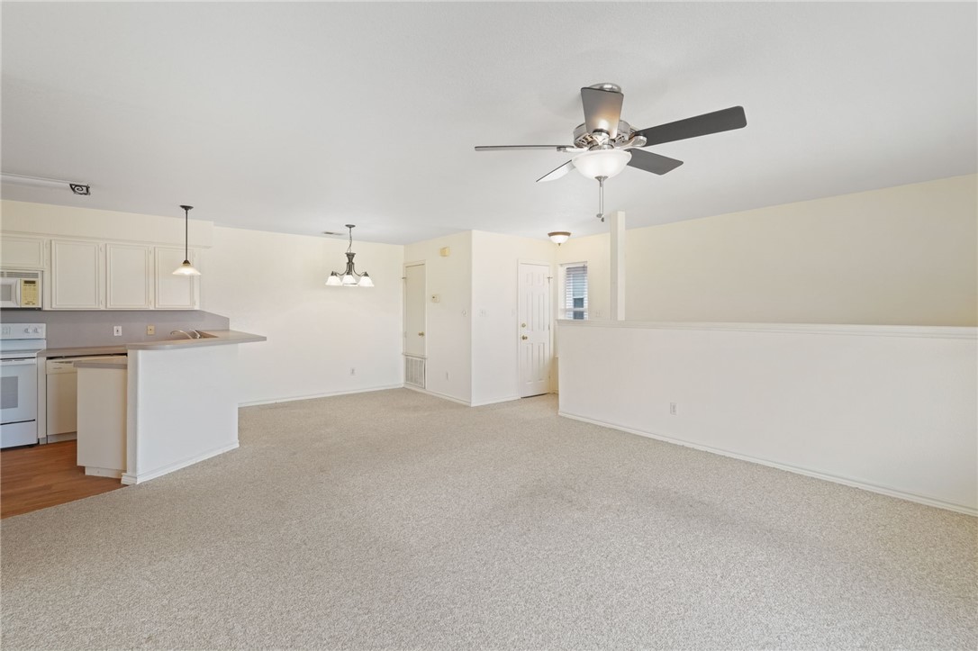 15125 Leeward Dr 9 Property Photo 5