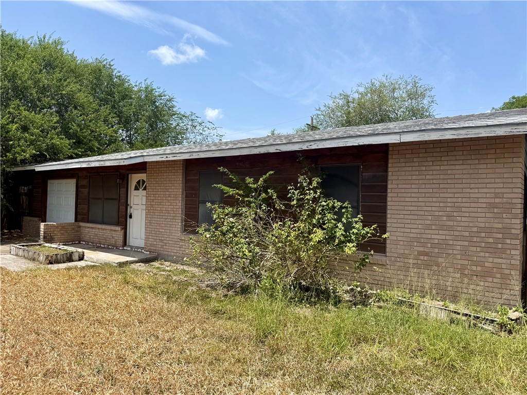 1610 E Fordyce Ave Property Photo 3