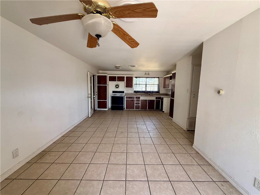 1610 E Fordyce Ave Property Photo 4