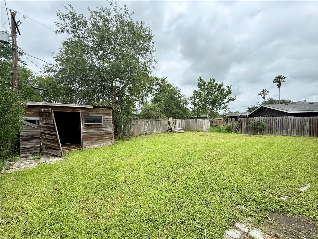 1610 E Fordyce Ave Property Photo 17