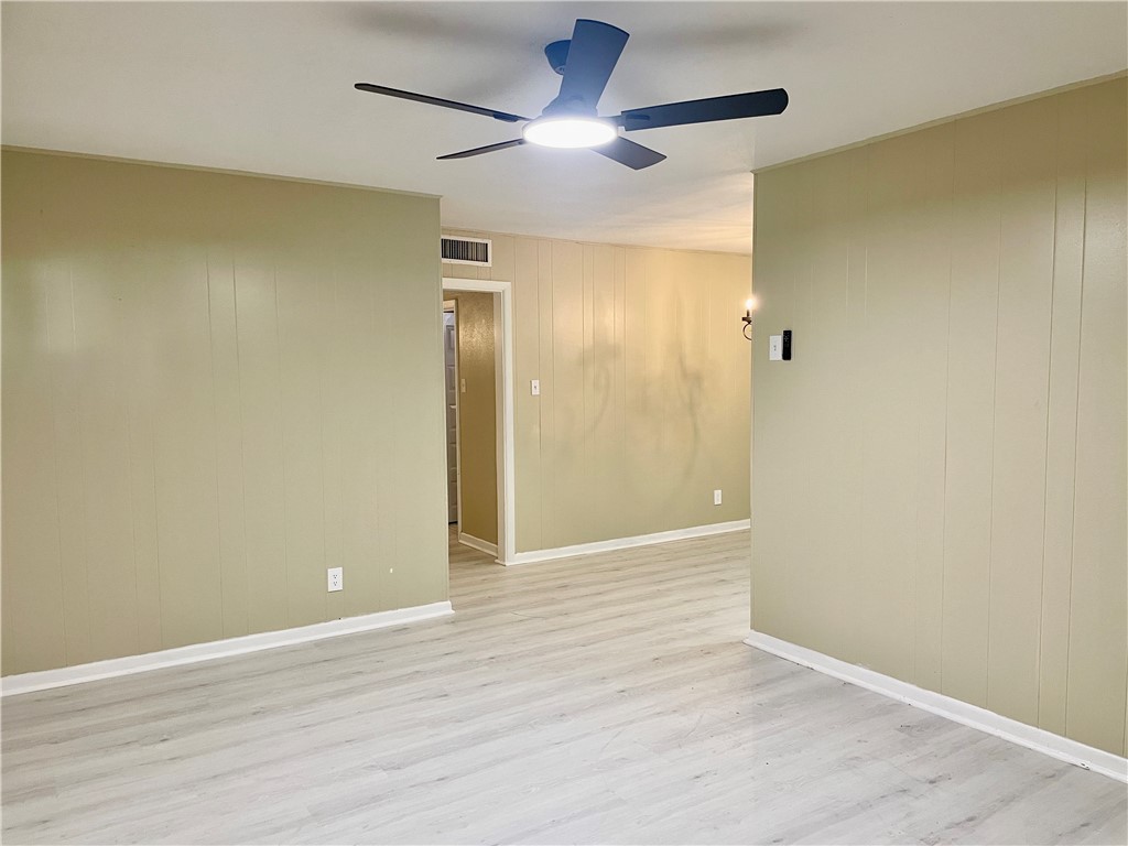 4725 Jean St Property Photo 4