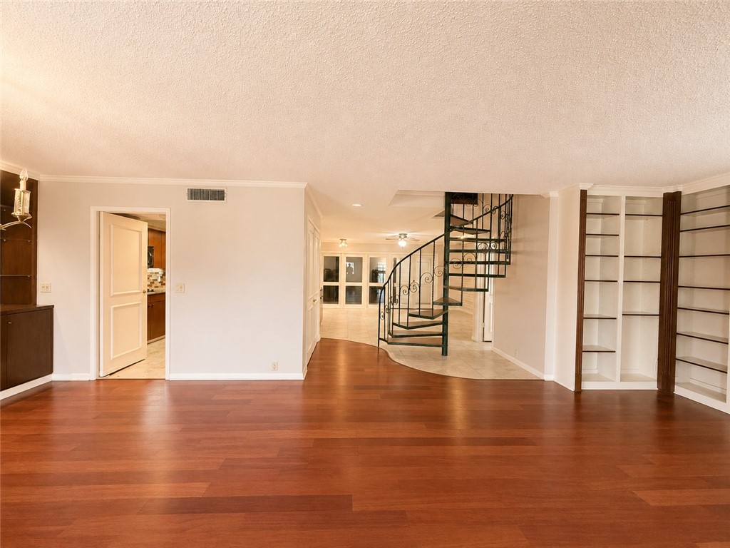 77 Townhouse 77 Property Photo 5