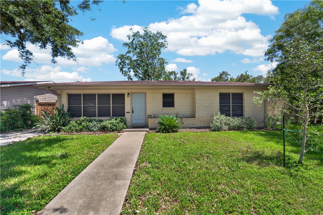 923 Grant Pl Property Photo 1