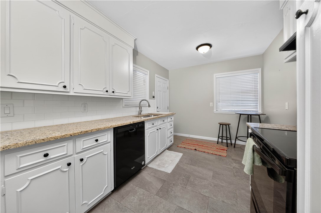 923 Grant Pl Property Photo 11