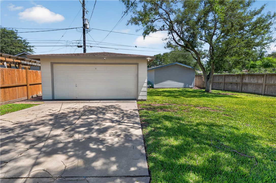 923 Grant Pl Property Photo 19