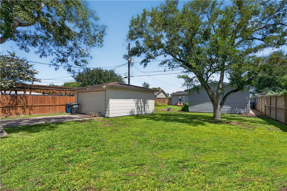 923 Grant Pl Property Photo 20