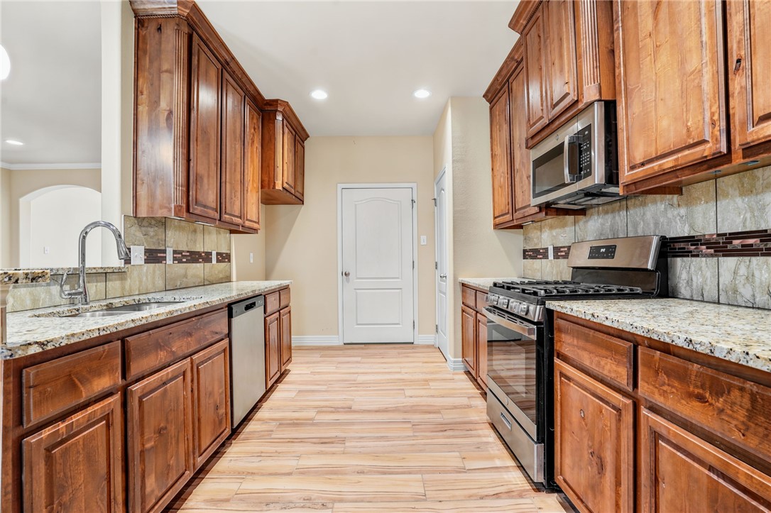 2221 Cuarzo Dr Property Photo 10
